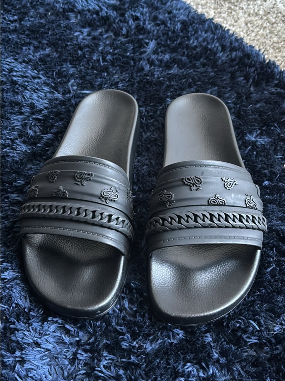 Amiri Pool Chainlink Slides - Picture 3 of 11